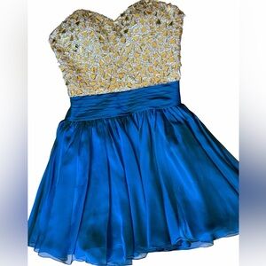 La Femme ladies Blue strapless Evening Prom Gown Dress size 2